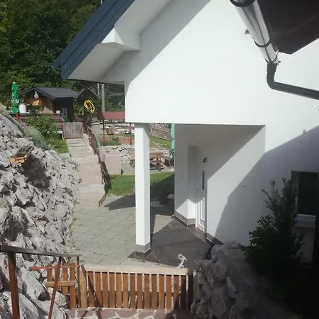 Suzana Jan - Apartma Jesenice
